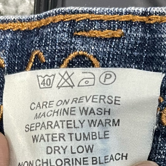 Women’s Design Back Denim Capri Pants      Size 15/16 - Picture 5 of 8